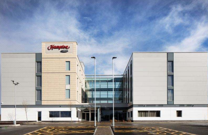 《尊凯实业在全球》系列报道之一——英国布里斯托机场希尔顿欢朋酒店